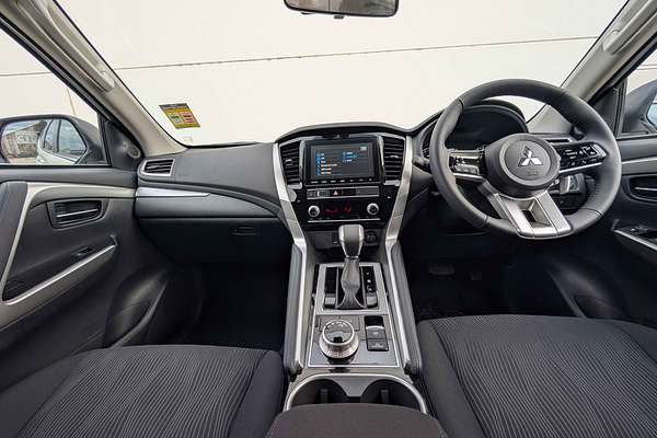 2025 Mitsubishi Pajero Sport GLX QG