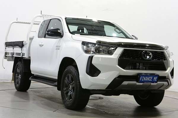 2025 Toyota Hilux SR GUN126R 4X4