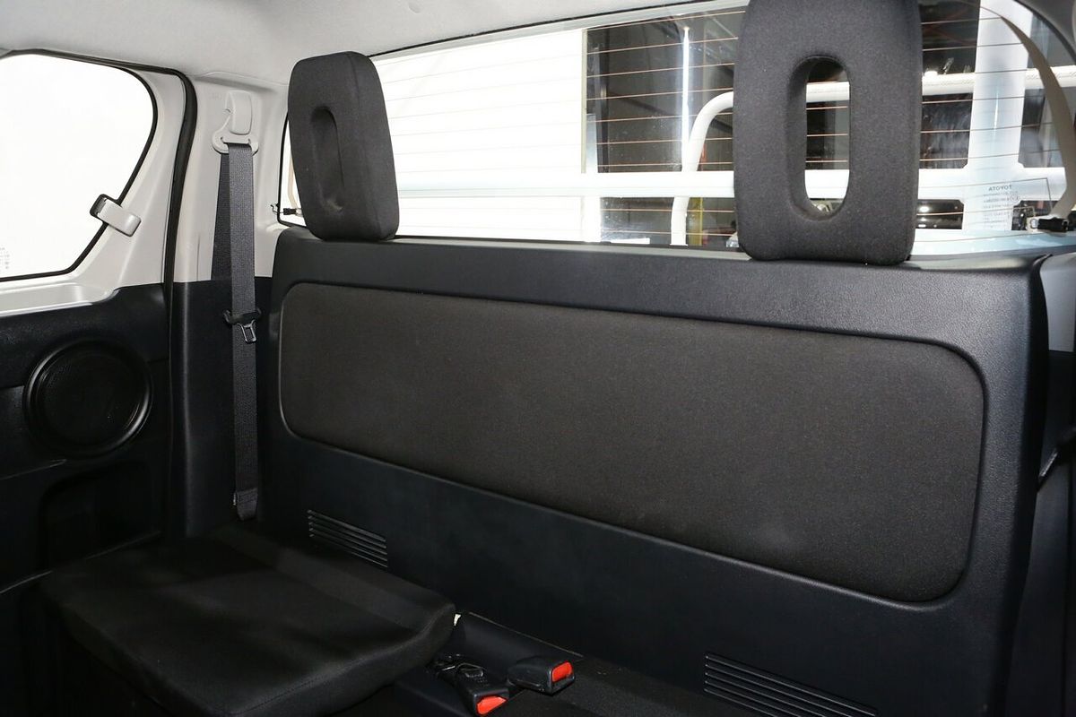 2025 Toyota Hilux SR GUN126R 4X4