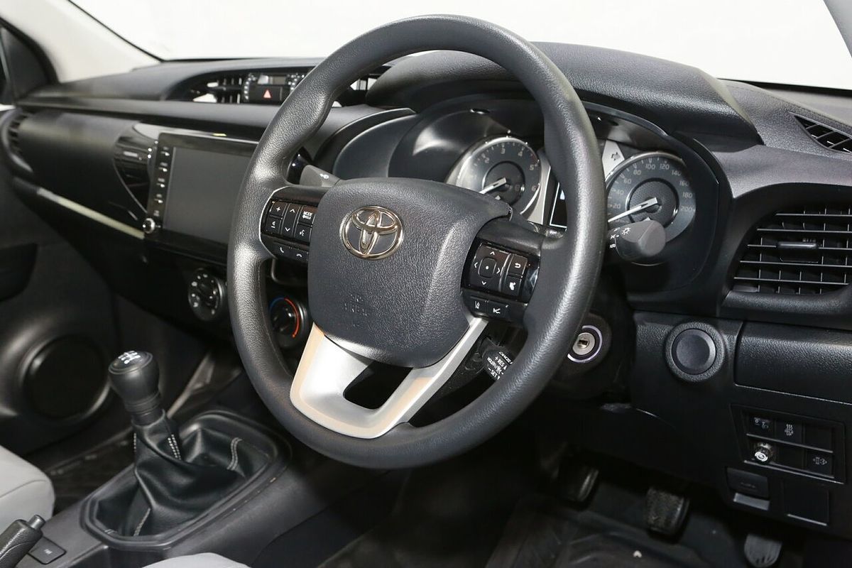 2025 Toyota Hilux SR GUN126R 4X4