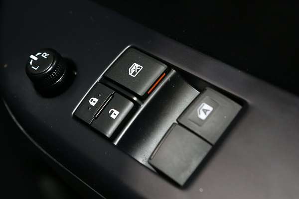 2025 Toyota Hilux SR GUN126R 4X4