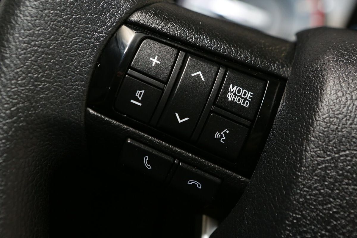 2025 Toyota Hilux SR GUN126R 4X4