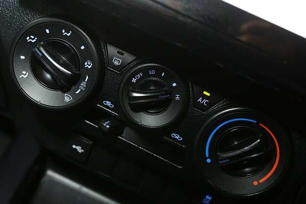 2025 Toyota Hilux SR GUN126R 4X4