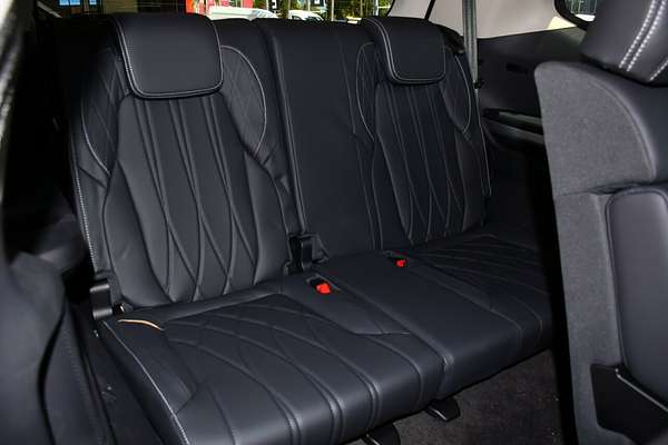 2025 LDV D90 Executive SV9A