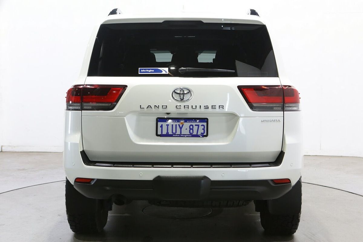 2022 Toyota Landcruiser Sahara FJA300R