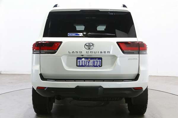 2022 Toyota Landcruiser Sahara FJA300R