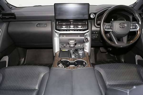 2022 Toyota Landcruiser Sahara FJA300R