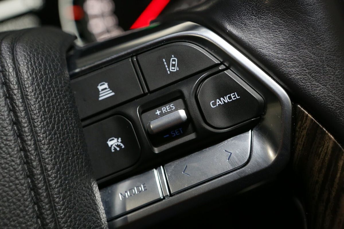 2022 Toyota Landcruiser Sahara FJA300R