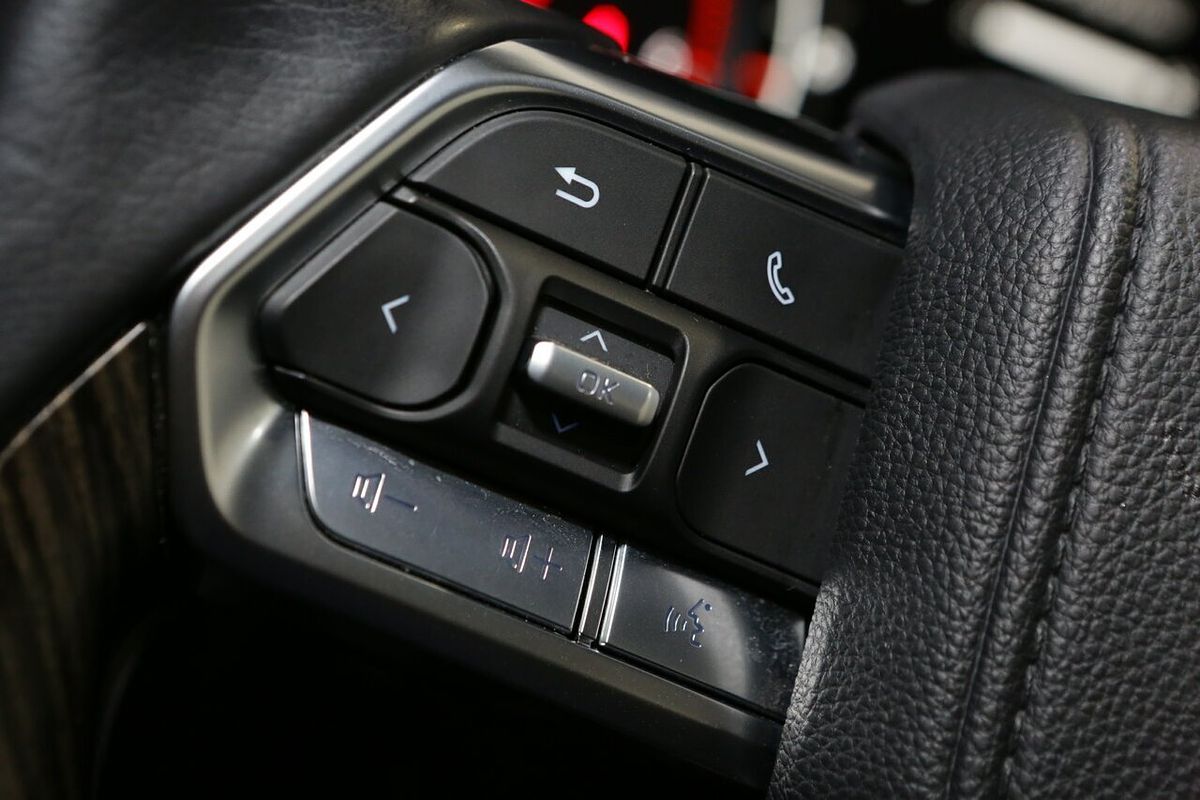 2022 Toyota Landcruiser Sahara FJA300R