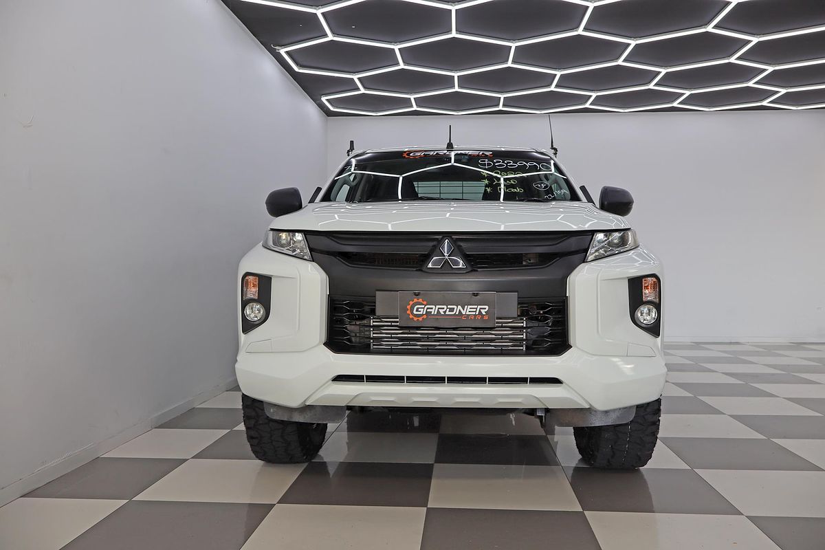 2022 Mitsubishi Triton GLX MR 4X4