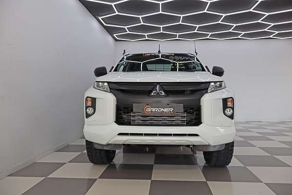 2022 Mitsubishi Triton GLX MR 4X4