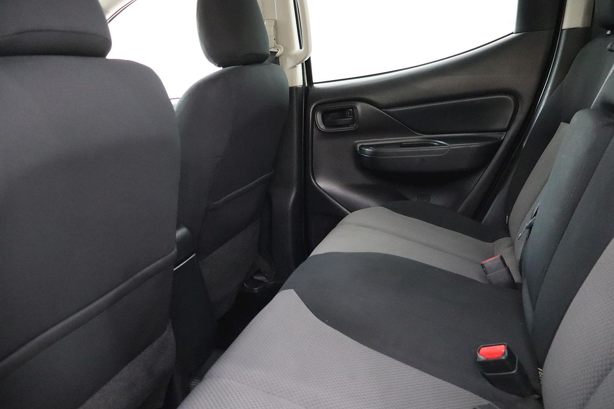 2022 Mitsubishi Triton GLX MR 4X4