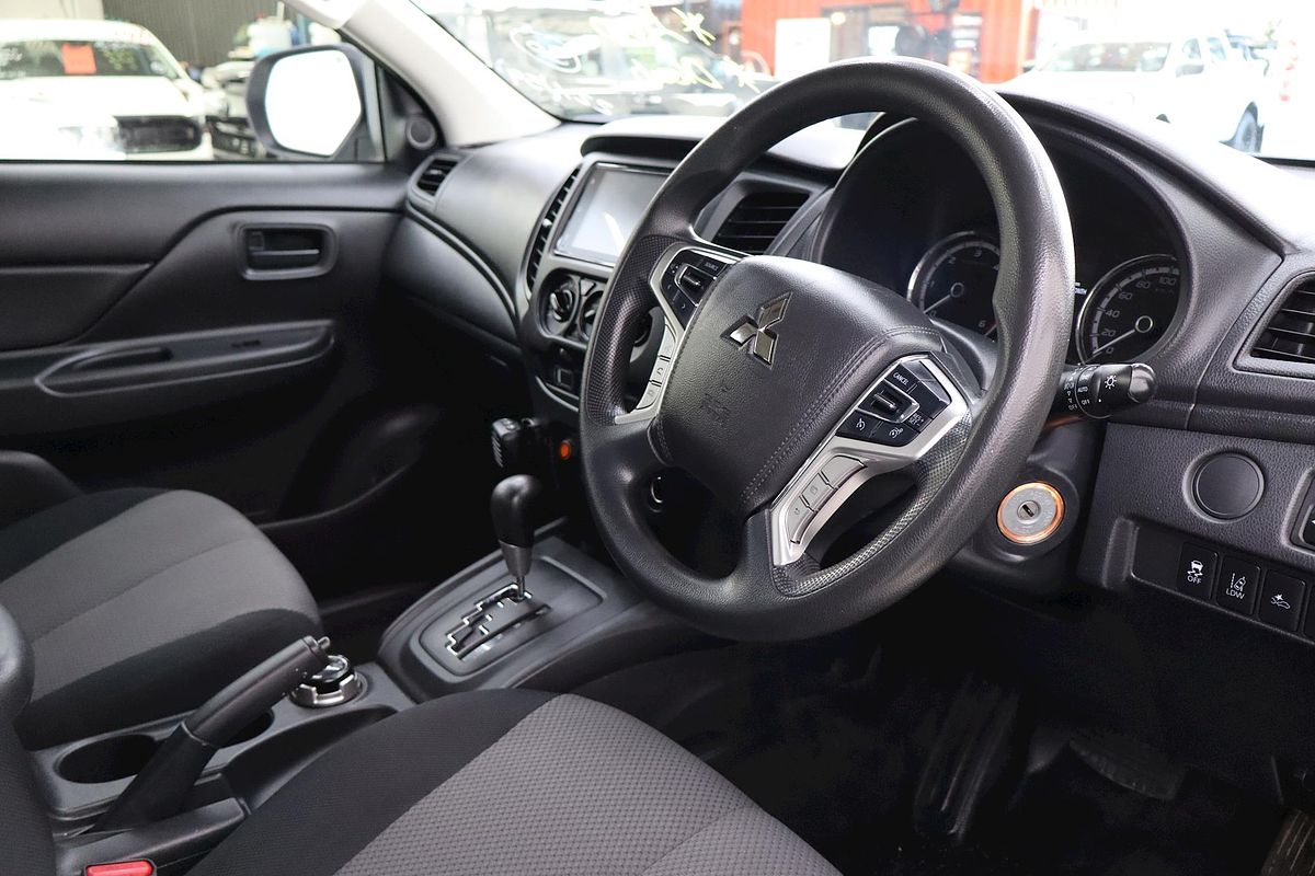 2022 Mitsubishi Triton GLX MR 4X4