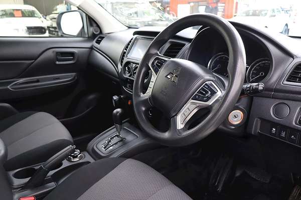 2022 Mitsubishi Triton GLX MR 4X4