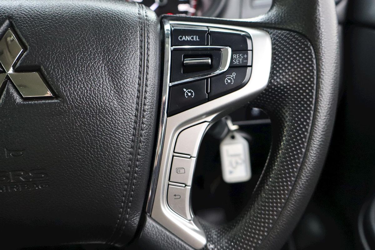 2022 Mitsubishi Triton GLX MR 4X4