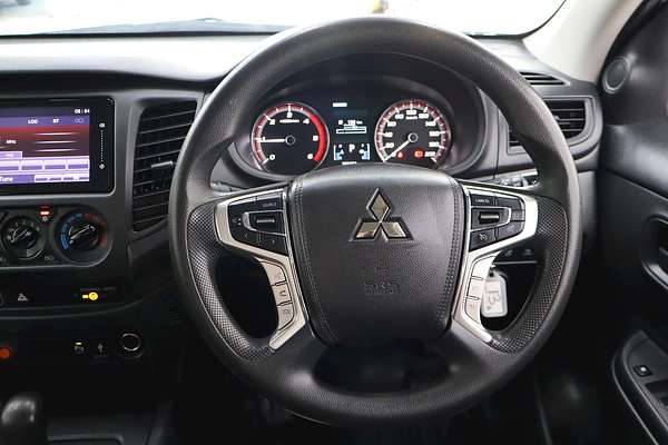 2022 Mitsubishi Triton GLX MR 4X4