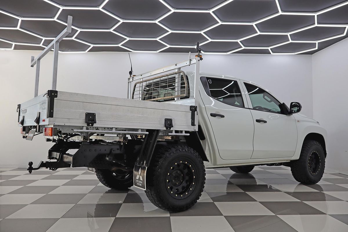 2022 Mitsubishi Triton GLX MR 4X4