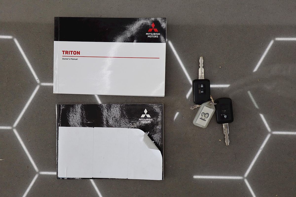 2022 Mitsubishi Triton GLX MR 4X4