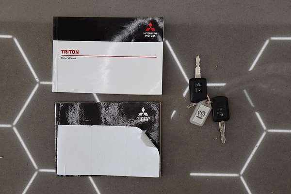 2022 Mitsubishi Triton GLX MR 4X4
