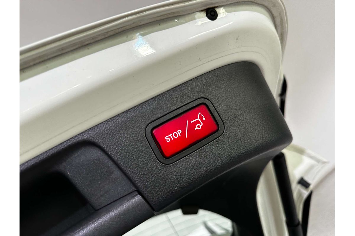 2017 Mercedes-Benz GLA-Class GLA180 X156