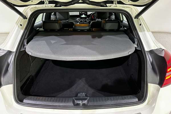 2017 Mercedes-Benz GLA-Class GLA180 X156