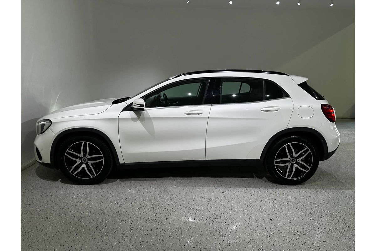 2017 Mercedes-Benz GLA-Class GLA180 X156