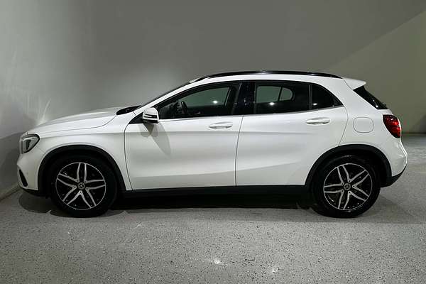 2017 Mercedes-Benz GLA-Class GLA180 X156