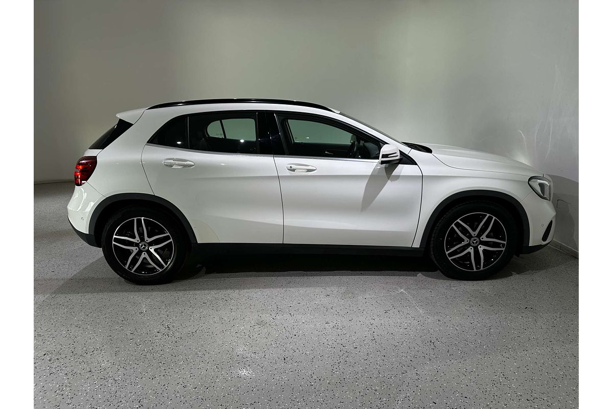 2017 Mercedes-Benz GLA-Class GLA180 X156