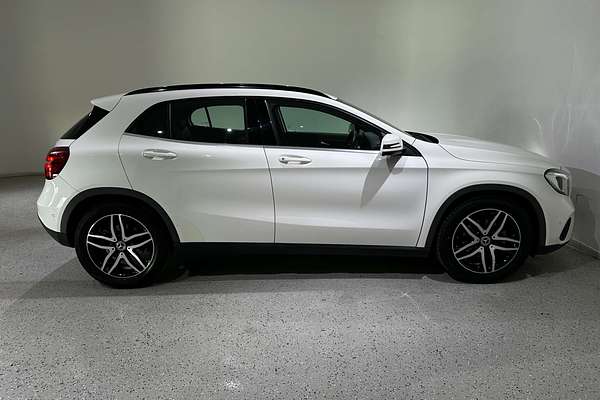 2017 Mercedes-Benz GLA-Class GLA180 X156