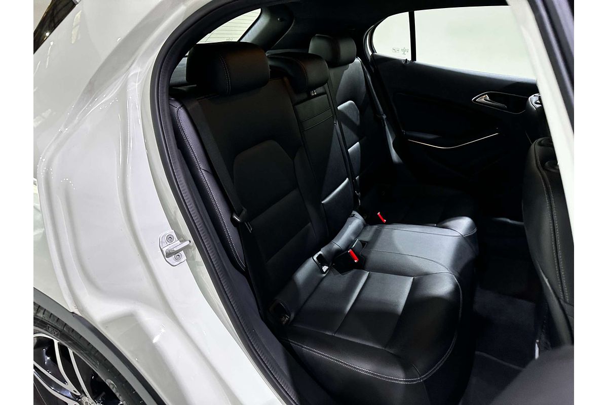 2017 Mercedes-Benz GLA-Class GLA180 X156