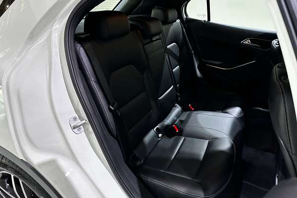 2017 Mercedes-Benz GLA-Class GLA180 X156