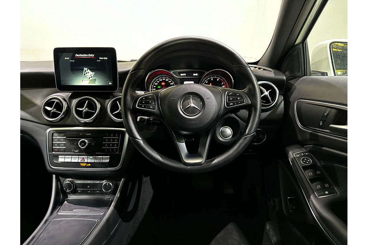 2017 Mercedes-Benz GLA-Class GLA180 X156