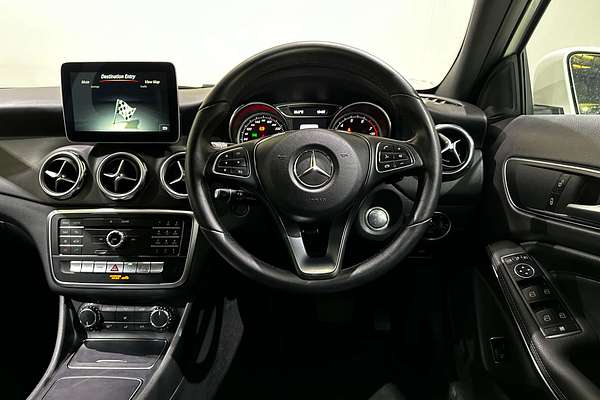 2017 Mercedes-Benz GLA-Class GLA180 X156