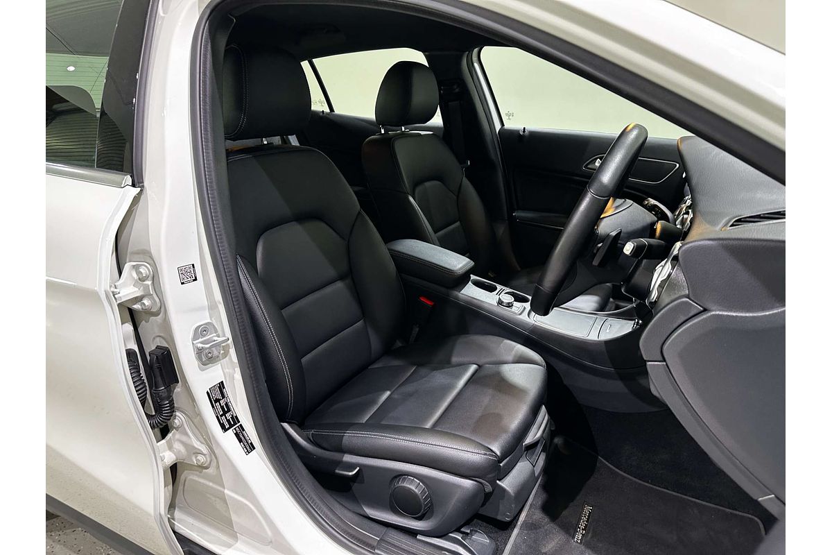 2017 Mercedes-Benz GLA-Class GLA180 X156