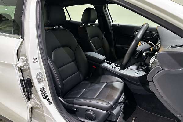 2017 Mercedes-Benz GLA-Class GLA180 X156