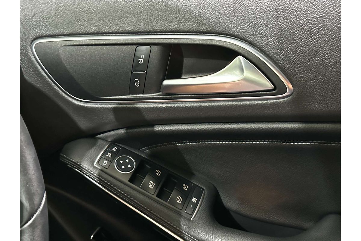 2017 Mercedes-Benz GLA-Class GLA180 X156