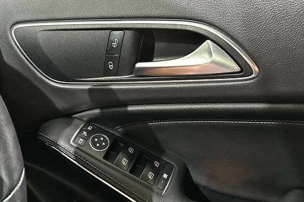 2017 Mercedes-Benz GLA-Class GLA180 X156