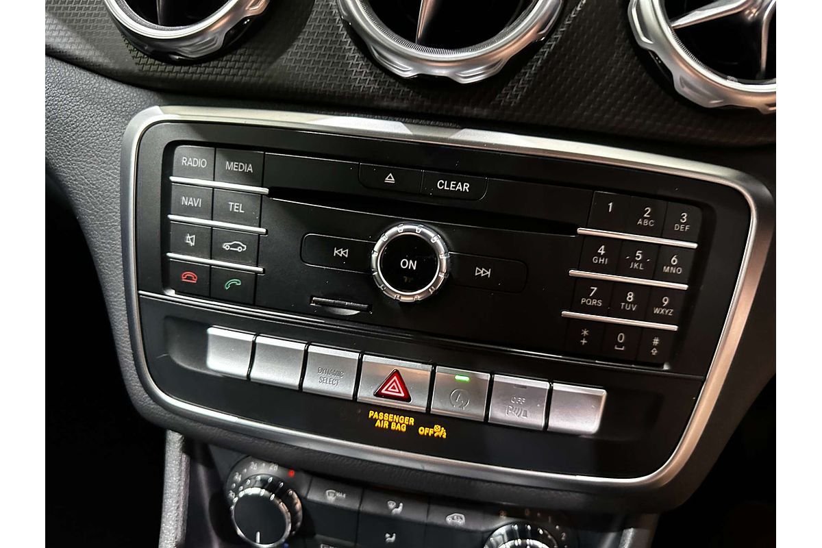 2017 Mercedes-Benz GLA-Class GLA180 X156