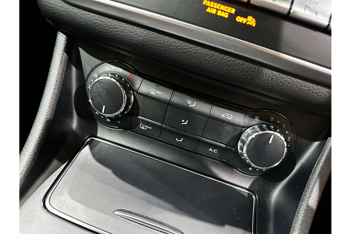 2017 Mercedes-Benz GLA-Class GLA180 X156