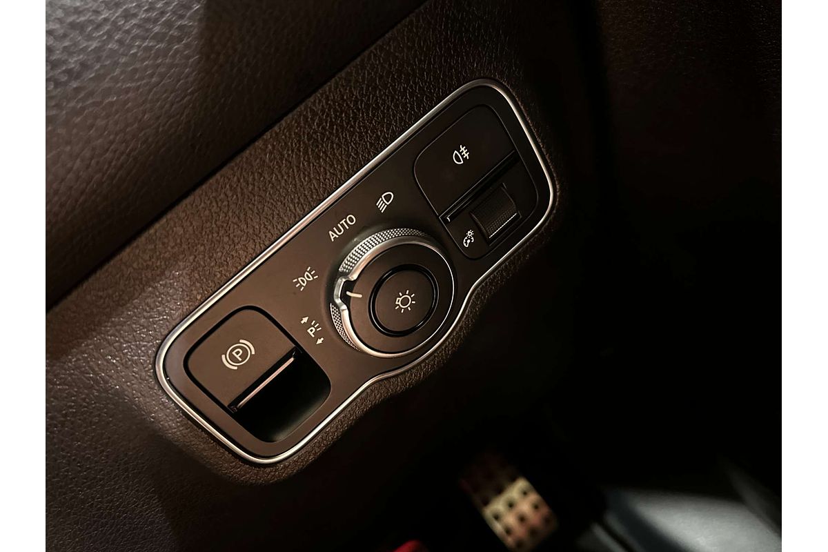 2021 Mercedes-Benz GLB-Class GLB200 X247