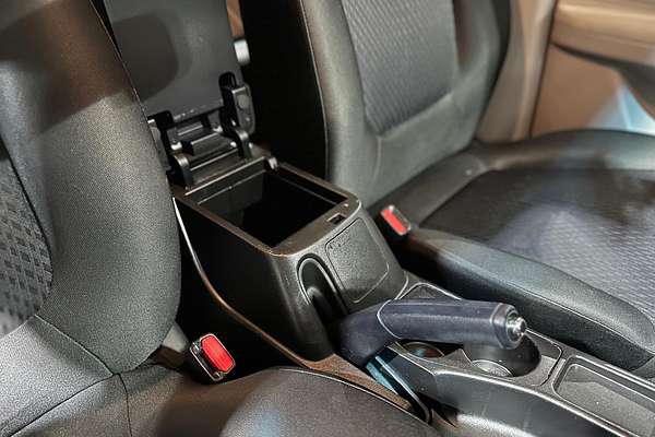 2015 Mitsubishi Challenger LS PC