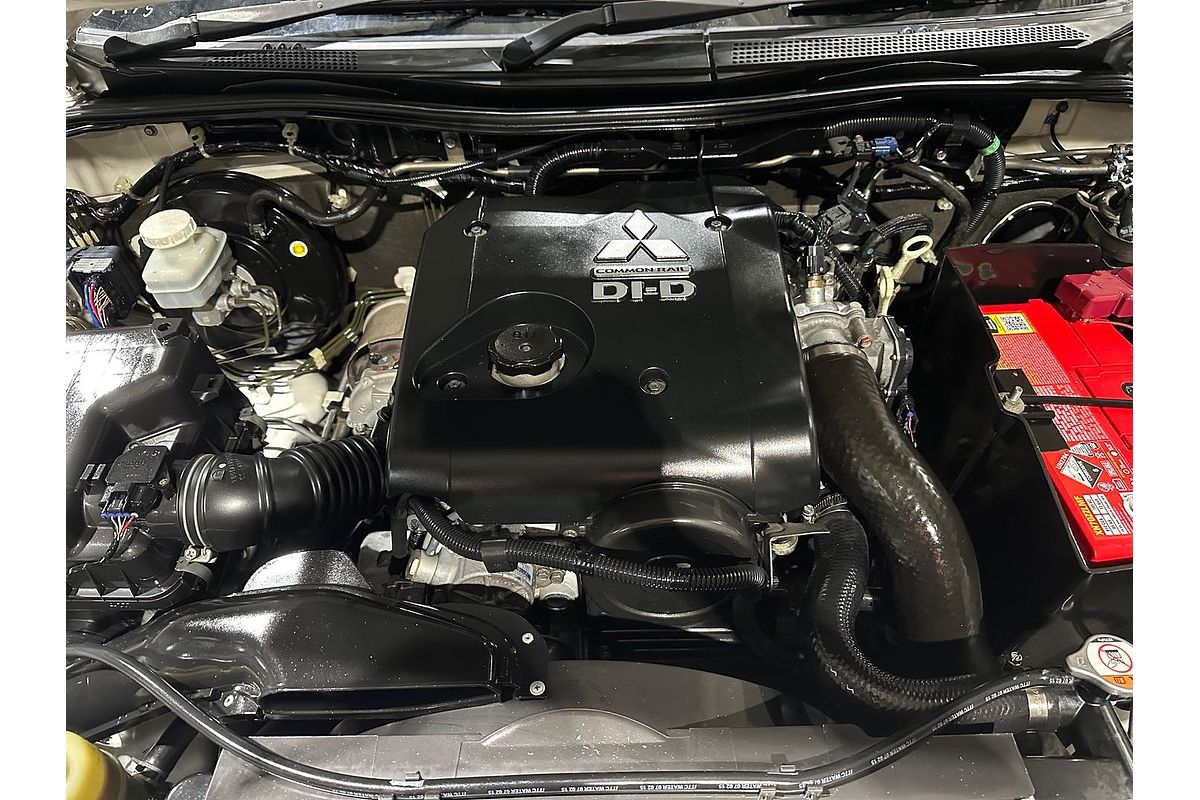 2015 Mitsubishi Challenger LS PC