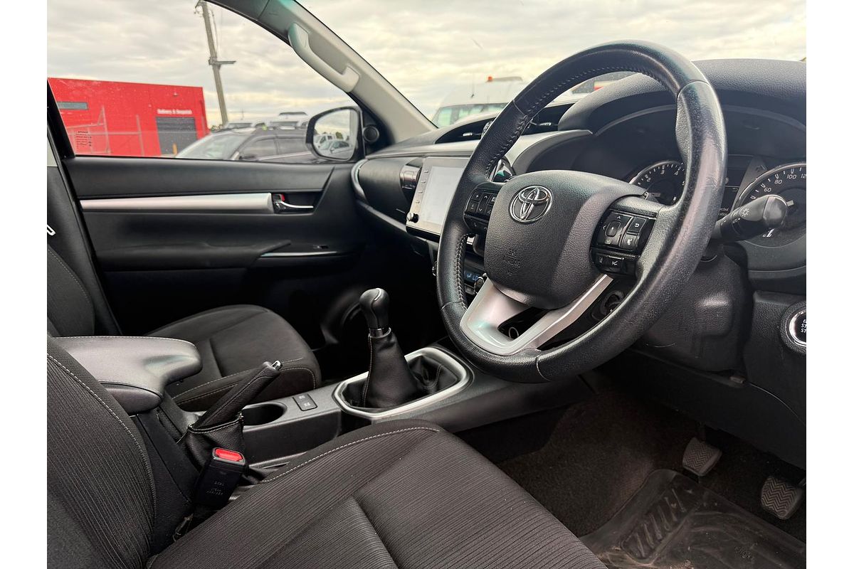 2020 Toyota Hilux SR5 GUN126R 4X4