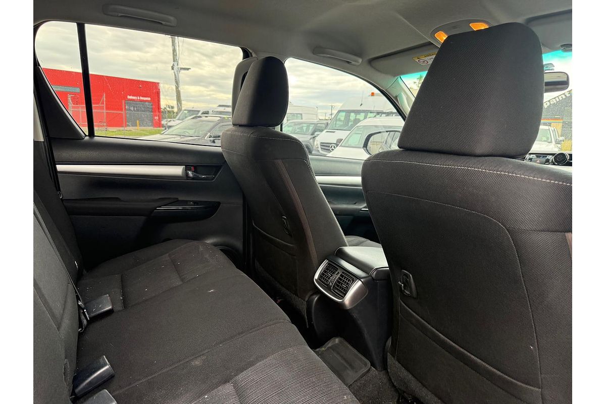 2020 Toyota Hilux SR5 GUN126R 4X4