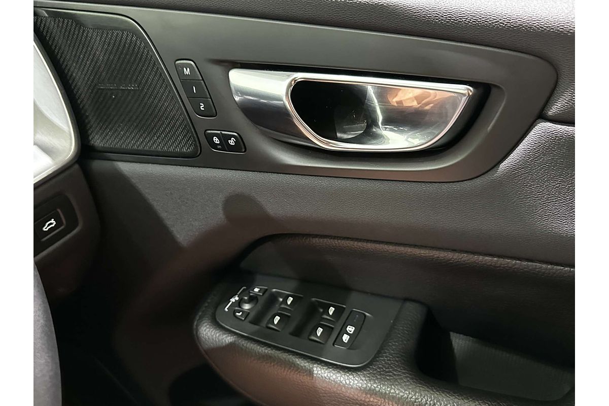 2021 Volvo XC60 D4 Inscription