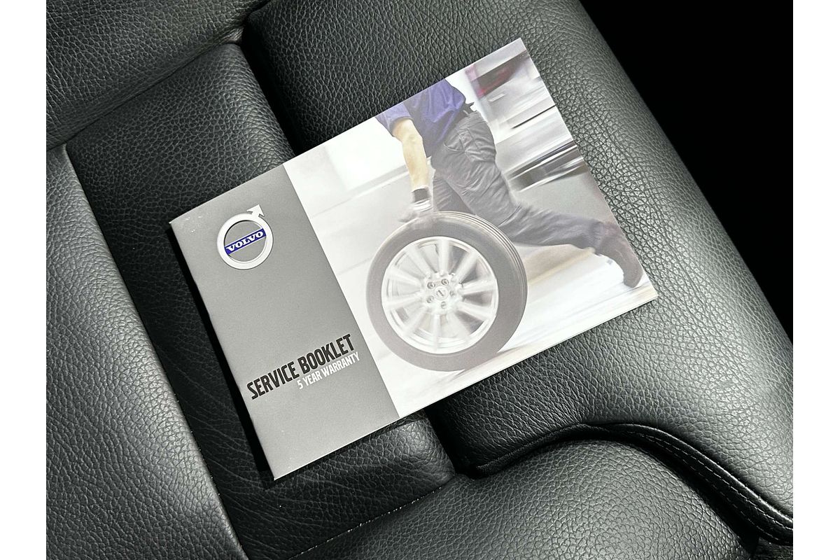 2021 Volvo XC60 D4 Inscription