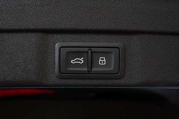 2025 Audi A5 TFSI 150kW S line B10