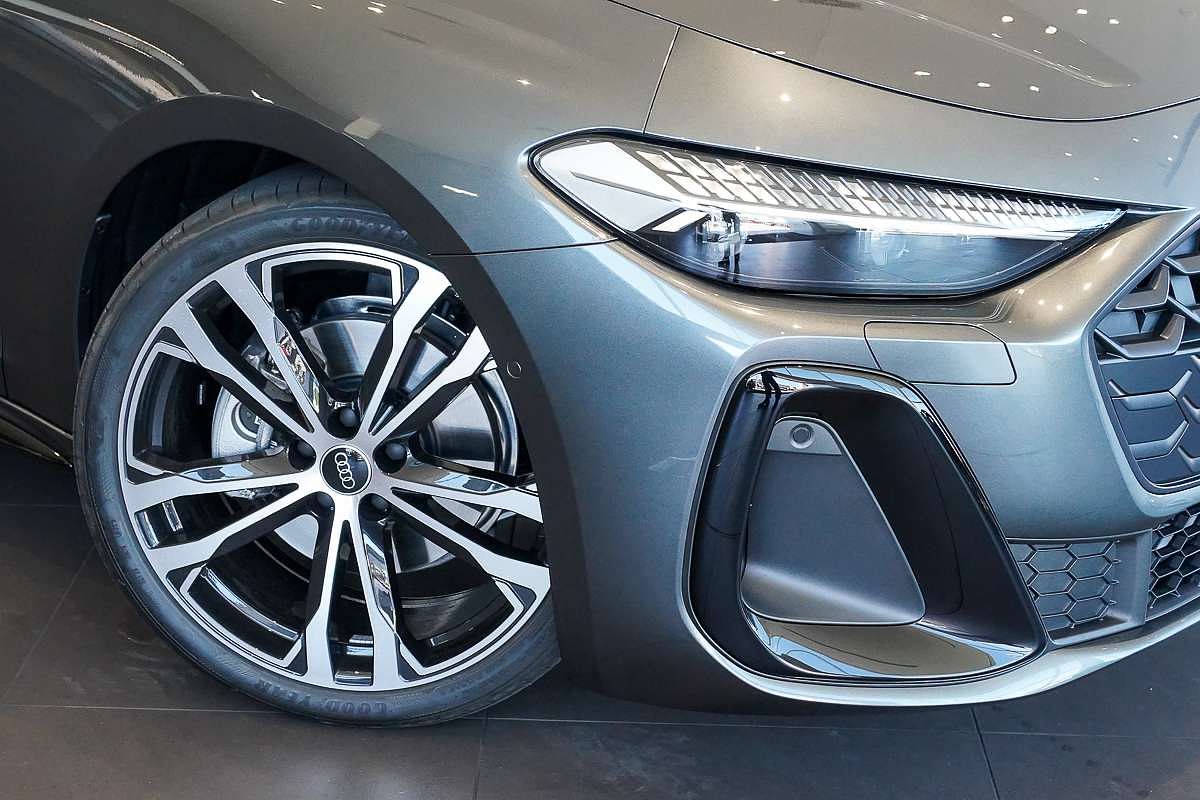 2025 Audi A5 TFSI 150kW S line B10