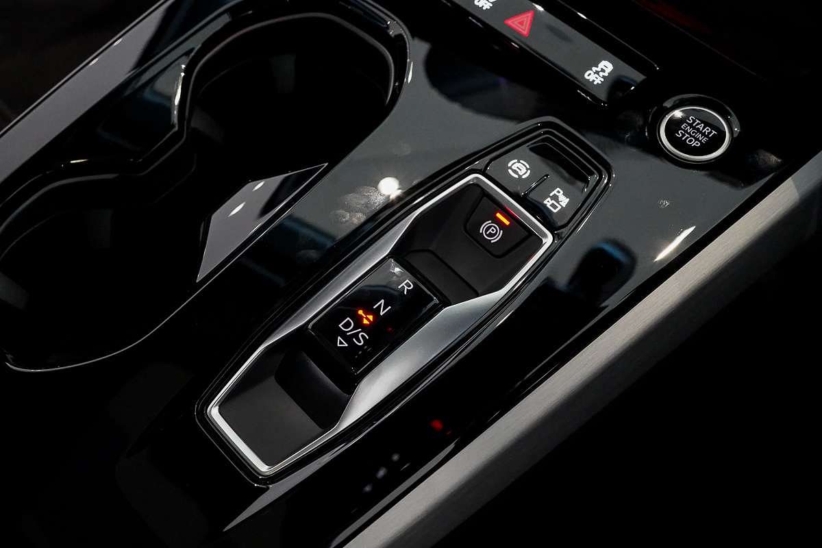 2025 Audi A5 TFSI 150kW S line B10