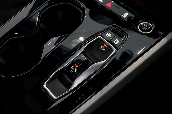 2025 Audi A5 TFSI 150kW S line B10